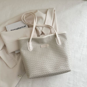 Trendy Large Capacity Womens Tote Bag 2024 New Fashion Woven Commuter Handbag Simple Design Single Shoulder Bag for Daily Use