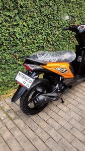 STRIPING STICKER LIS LES POLET honda beat karbu 2008 oren list body standar MAHKOTA STIKER