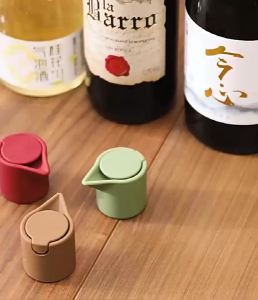 จุกไวน์อเนกประสงค์ เหมาะกับขวดทุกชนิด ซิลิโคนสําหรับปิดขวดเครื่องดื่ม เก็บไวน์หลังจากเปิดขวดได้ มี 3 สีให้เลือก เพื่อรักษารสชาติของเครื่องดื่มให้คงสภาพเดิมยาวนาน