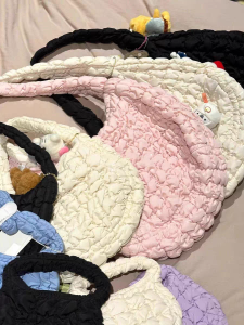 Trendy Large Capacity Pleated Cloud Dumpling Bag Series Lightweight Bubble Crossbody Bag Casual Style Nylon Material Shoulder Bag for Youth