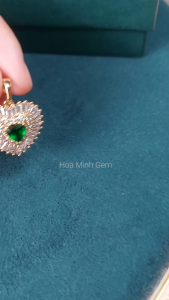 Mặt dây chuyền kiểu trái tim viên chủ đá màu xanh lá size 20x20mm đính đá lấp lánh VIP G126osmd Hoa Minh Gem