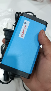 Cục Sạc Đa Năng 12V Tự Ngắt Cho Bình Xịt Điện | Sạc 2A Dành Cho 1 Bơm & 2 Bơm (1.1A – 2.0A)