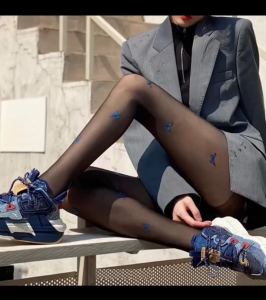 Quần Tất Thiết Kế Họa Tiết Bướm Siêu Quyến Rũ Cuốn Hút Ánh Nhìn Dành Cho Các Chị Em Phối Outfit Cực Xinh Cực Kỳ Hot