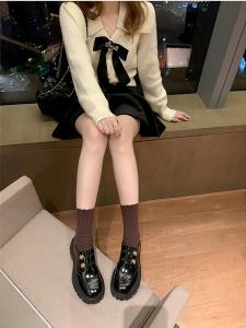 Womens Floral Embossing Thick Bottom Slip-On Loafers Leather Fashion Single Shoes Spring Autumn New Style Gold Buckle Block Shoes