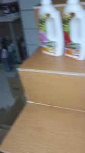 Pelicin Pewangi Setrika Pakaian Laundry Tahan Lama 1 L Aroma Mawar Merah tanpa aerosol