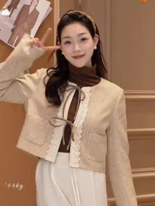 เสื้อแจ็คเก็ตสั้นผ้าลูกไม้สไตล์ชิมูตาคุณภาพพรีเมียมฤดูใบไม้ร่วง 2024 ทรงหลวม ปกโปโล ผูกโบว์ ดีไซน์เก๋ไก๋ เสื้อผ้าผู้หญิง