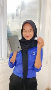 Holder Tisu Toilet Aluminium Modern dengan Slot Penyimpanan Ponsel - Warna Light Black