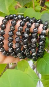 Vòng chuỗi đá mắt hổ tự nhiên đen xanh size hạt nhỏ 8mm 21 hạt bóng đẹp cung sanh nữ mệnh thủy mệnh mộc đeo may mắn đá tự nhiên tốt sức khỏe công việc tốt đẹp tài lộc hanh thông xinh tay rẻ đẹp có 290k/1 vòng ạ