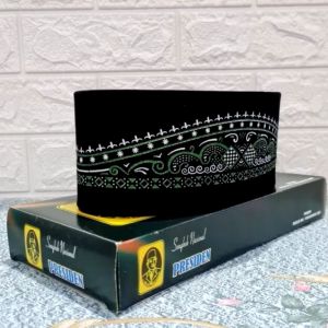 PECI/SONGKOK/KOPIAH NASIONAL PREMIUM BERKUALITAS SABLON BATIK MODEL SONGKET BERAGAM WARNA DAN MOTIF UNTUK DEWASA DAN ANAK ANAK-ANAK KOPIAH HITAM POLOS SABLON MEREK PRESIDENT BATIK TERMURAH TERJANGKAU MURMER MERIAH BAPAK LAKI PRIA