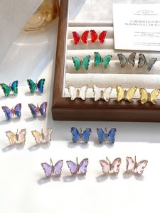 Fashionable Crystal Butterfly Earrings Womens S925 Silver Needle Embedded Diamond Cold Tone Fairy-like Ear Jewelry