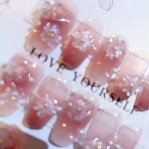 EBiSU ขนาดเล็กสดเล็บสวมใส่เกราะ Ins ขั้นสูงลมบริสุทธิ์ Glitter เล็บแพทช์ดอกไม้มุกเล็บสวมใส่ (กาว + เจลเจลลี่ + แถบทราย + ทำความสะอาดชิ้น + เกราะลบคัน)