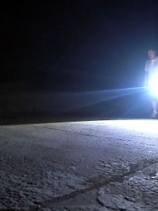 ไฟฉาย M-10 สูงกว่า 20,000 Watt ส่องไกล กันน้ำ กันกระแทก ชาร์จแบตได้ 10000 Lumen