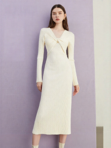 D-PLAY | Đầm Len Trắng Elegance Tay Dài