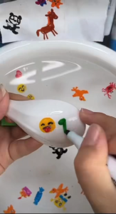 8-color floating pen suspended pen puppy childrens whiteboard pen gift     8色漂浮笔悬浮笔色彩色可擦拭小狗儿童白板笔儿童礼物