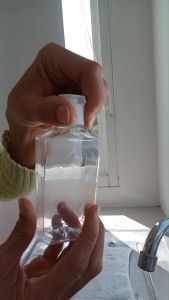 ขวด PE ขนาด 100 ml  เริ่มต้น 6 ชิ้น (8.5 บาท/ชิ้น) ราคารวมฝา เกรดบรรจุอาหาร ชนิดหนาพิเศษ ผลิตจากเม็ดพลาสติก เกรดคุณภาพ ฝาดีด ปิดแน่นสนิทไม่รั่วซึ