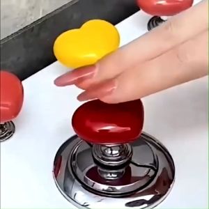 ปูมูลน้ำมัน จับประตู ลิ้นชัก รูปหัวใจ สีสันสดใส ติดตั้งง่าย เปรียบเทียบกาวยาว ราคา 1 ชิ้น ส่งจากไทย