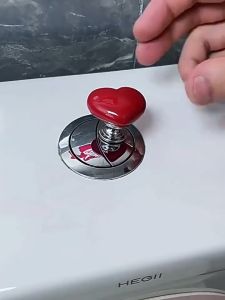 LOJ Toilet Tank Button Love Heart Shaped Water Tank Button Presser Free Adhesive Penekan Tandas马桶按压器
