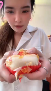 เครื่องพิเศษ เครื่องมือทำจากขนมเปี๊ยะ อร่อยซอย8 ไข่บึ้ม 150 กรัม ยกถุง 10 กล่อง ราคาพิเศษ