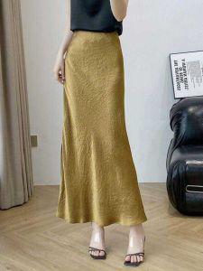2024 Summer New Arrival Suitable for All Seasons Wear High Waist Slim Looking Draping Effect Golden Acetate Satin Slim Fit Slit Skirt