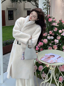Winter 2025 New Style Womens Long Coat Collar Lamb Fur Jacket Integrated Velvet Leather Outerwear Korean Version Stand Collar