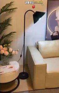 โคมไฟตั้งพื้นดีไซน์พลีตสร้างสรรค์ สไตล์โมเดิร์น LED สำหรับห้องนั่งเล่น ห้องนอน เตียงและห้องทำงาน