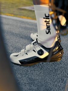 Santic Men Cycling Shoes Non-locking Power Rotation Buckle Breathable Non Cleats Unlocked Bike Bicycle Sneakers