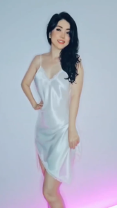 Đầm ngủ lụa WANNABE DNS57 váy ngủ 2 dây phối ren lượn sóng tại cổ dây rút nhúng 1 bên hông khoe chân dài đẹp gợi cảm