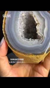 Natural Raw Agate Geode🔮金黄原矿玛瑙钱袋💰 金黄外皮✅ 多层次玛瑙✅ 花体共生矿✅ 洞深4cm✅ free woodbase 附送实木底座