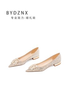 รองเท้าแต่งงานส้นแบน รองเท้าแต่งงานแบบใส่ได้สองทาง รองเท้าแต่งงานสำหรับผู้หญิง 2024 ใหม่ไม่ลื่น ขนาดใหญ่ สีบุหรี่ รองเท้าสาว