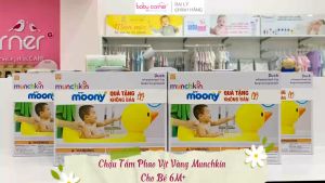 Chậu Tắm Phao Vịt Vàng Munchkin Cho Bé