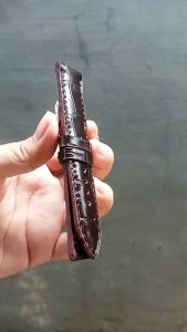Tali Jam Kulit Asli Sapi Pull Up Motif Croco Warna Dark Brown Garansi