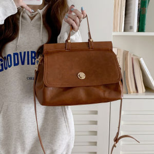 IELGY retro daily commuting large capacity texture messenger messenger bag women