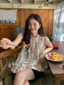 Mixd | Áo Blouse Không Tay In Họa Tiết Carô Đỏ