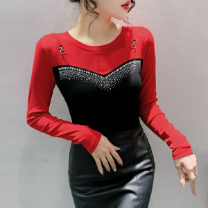 Yimei Áo kim cương nổi bật công nghiệp nặng Châu Âu Station Áo thun nữ cổ tròn đỏ tương phản dài tay cá tính mới mùa xuân thời trang thon thả Áo Thun Nữ 2024