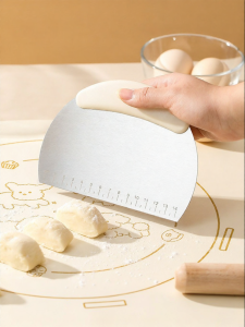 CAROTE | Stainless Steel Silicone Dough Cutter