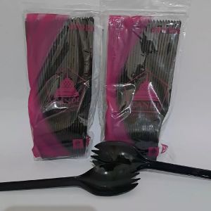 1 PAK 25 pcs Sendok Garpu 2in1 Hitam Plastik Half Fork Praktis Alat Makan Panjang 2 in 1 spork senpu Praktis CANDI ECER