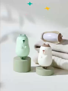 ลูกกลิ้งทำความสะอาดลายน้องหมี รีฟิลใช้ซ้ำได้ ดึงฝุ่นเก็บขนสัตว์ได้ดี พกพาง่าย