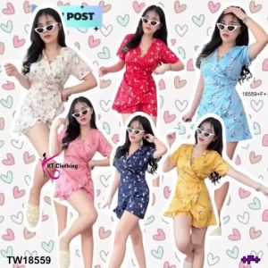 Jumpsuit จั้มสูทขาสั้น ลายดอกไม้ แต่งป้ายด้านหน้า ล่าสุด ผ่านการวาดหน้า