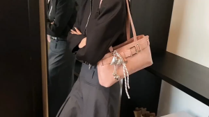 CALVIERO COLLECTION G3192 Tas Bahu Wanita Free Gantungan Lucu Ribbon Bag Charm