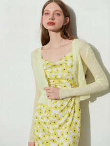 D-PLAY | Daisy Yellow Short Long-sleeve Lightweight Knit Cardigan