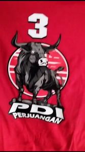 Kaos PDI Perjuangan motif banteng