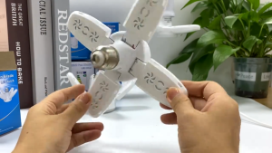 Keso หลอดไฟ LED หลอดไฟทรงใบพัด 4+1ใบ LED Bulb 28W (ไฟสีขาว) พับเก็บได้ ประหยัดพลังงานไฟ หลอดไฟทรงใบพัด