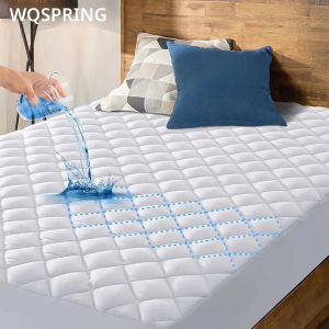 ผ้าคลุมที่นอนกันน้ำ 100% WQSPRING ผ้าคลุมที่นอนแบบ 3 มิติ ระบายอากาศได้ดี ผ้าคลุมที่นอนแบบเย็บติดกัน ผ้าคลุมเตียงแบบนุ่มลายแจ็คการ์ด ผ้าปูที่นอนแบบรัดมุม