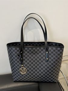 กระเป๋าผู้หญิงทรงเทรนด์ใหม่ปี 2025 กระเป๋าสะพายไหล่ขนาดใหญ่แบบมีซิปปิดสำหรับเดินทางและใช้ในชีวิตประจำวัน กระเป๋าถือแบบอเนกประสงค์