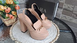heels tali tutup depan