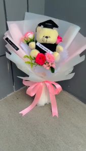 Buket Bunga Wisuda & Hadiah Wisuda Berkualitas