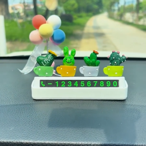 Bảng số điện thoại đặt taplo ô tô gắn chậu xương rồng xinh xắn trang trí nội thất xe hơi