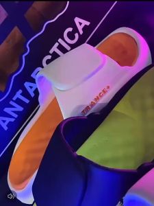 Step on the shit slippers womens summer deodorant soft bottom bath in the non-slip home with couple slippers