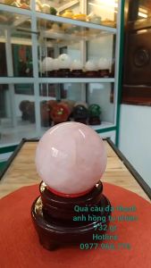 Quả Cầu Đá Thach Anh Hồng Phong Thủy Có Tặng Kèm Đế Gỗ Lót Nhung Cao Cấp (732 gr)