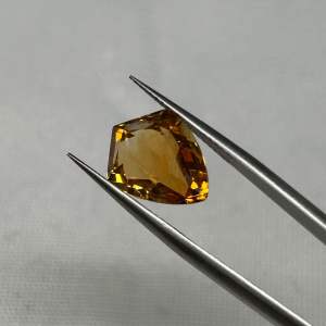 520Cie- ĐÁ CITRINE THẠCH ANH VÀNG THIÊN NHIÊN ( thông số trong ảnh chụp) 5.2 Carat